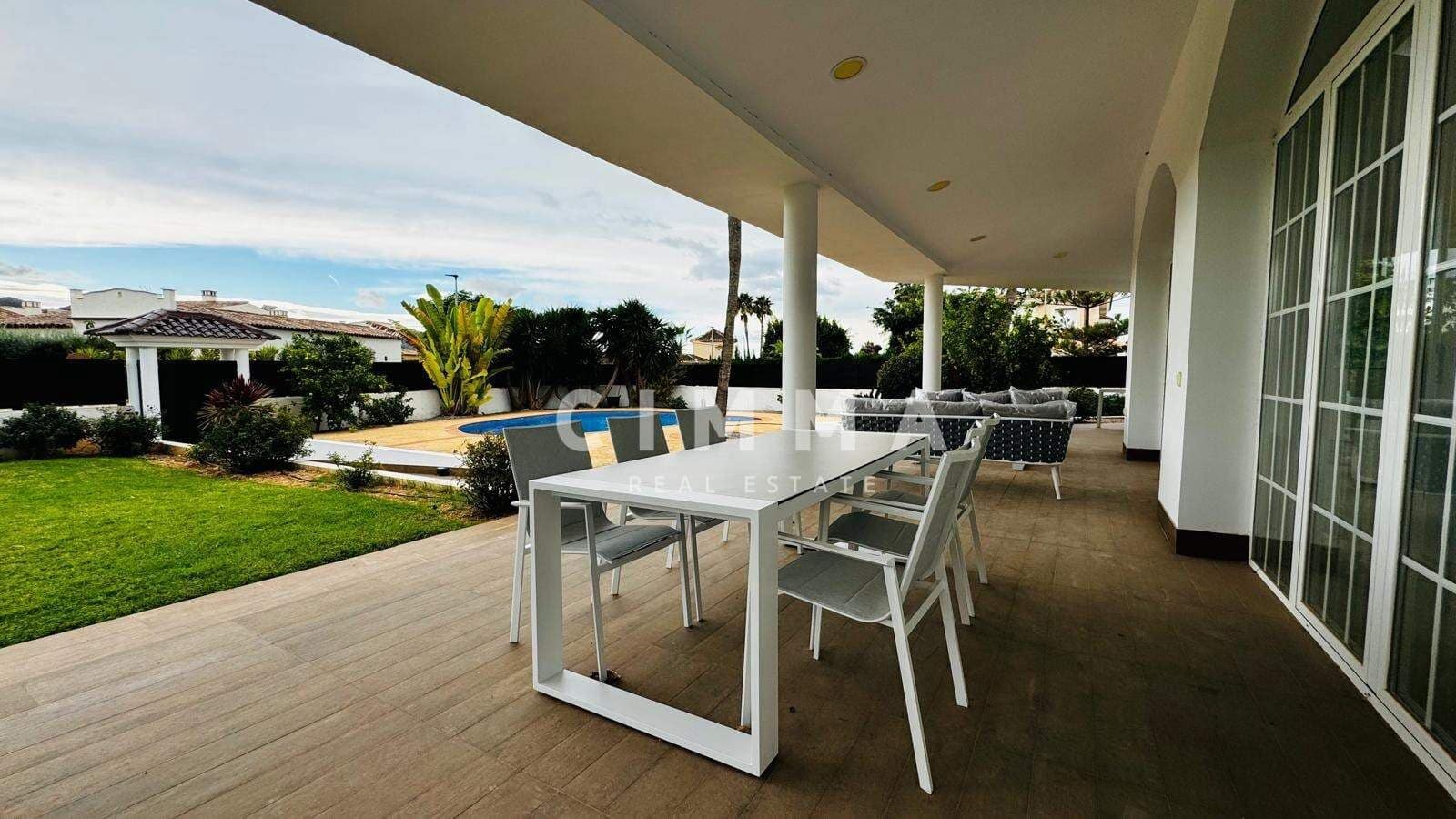 Chalet de 6 habitaciones en Alfaz del Pi / L'Alfàs del Pi en venta con piscina garaje - 1.600.000 € (Ref: 9353766)