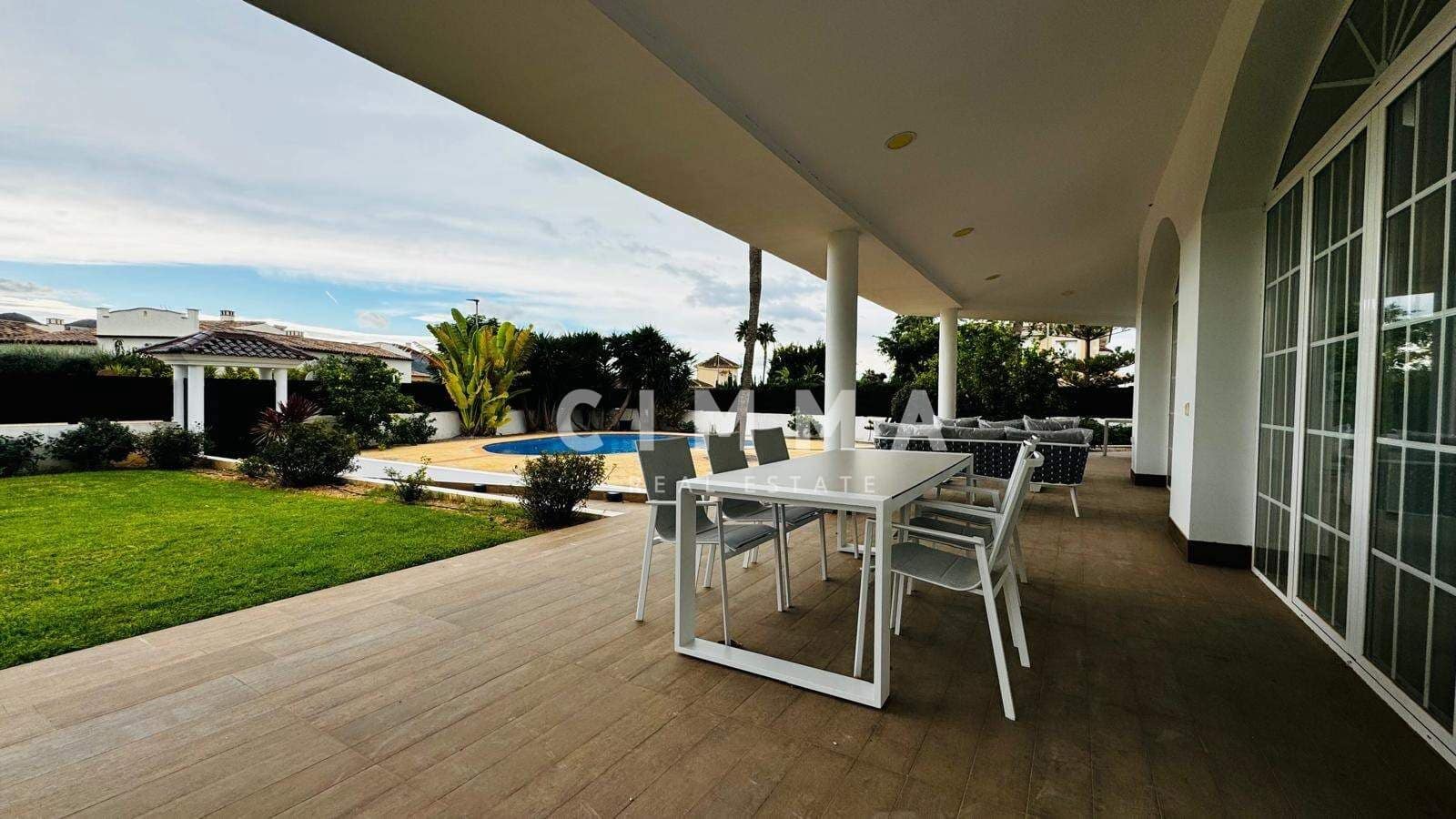 Chalet de 6 habitaciones en Alfaz del Pi / L'Alfàs del Pi en venta con piscina garaje - 1.600.000 € (Ref: 9353766)