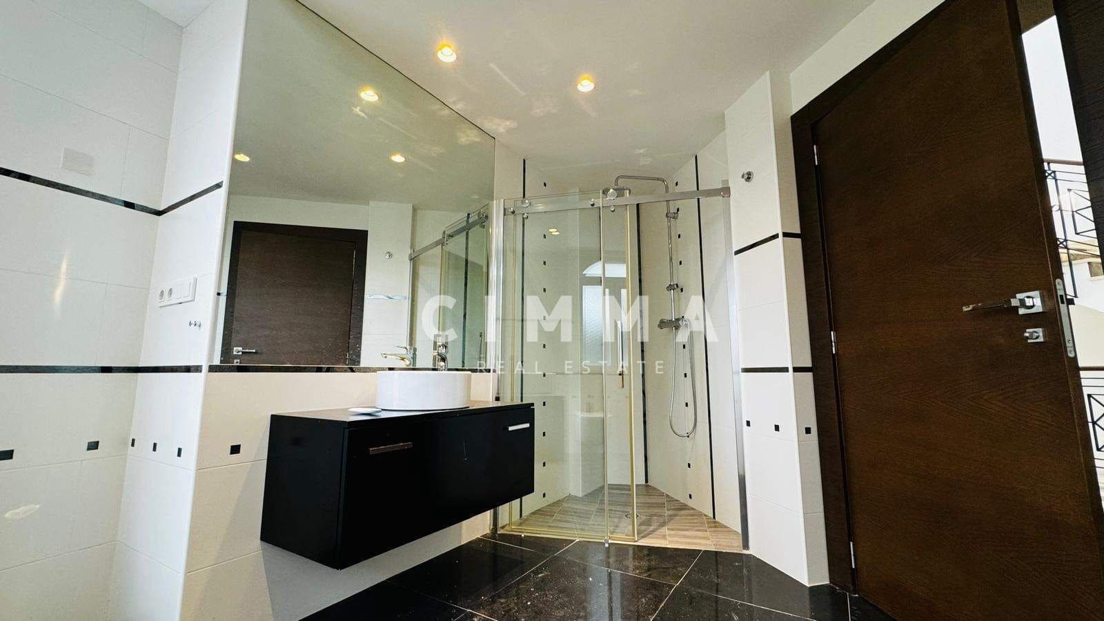 Chalet de 6 habitaciones en Alfaz del Pi / L'Alfàs del Pi en venta con piscina garaje - 1.600.000 € (Ref: 9353766)