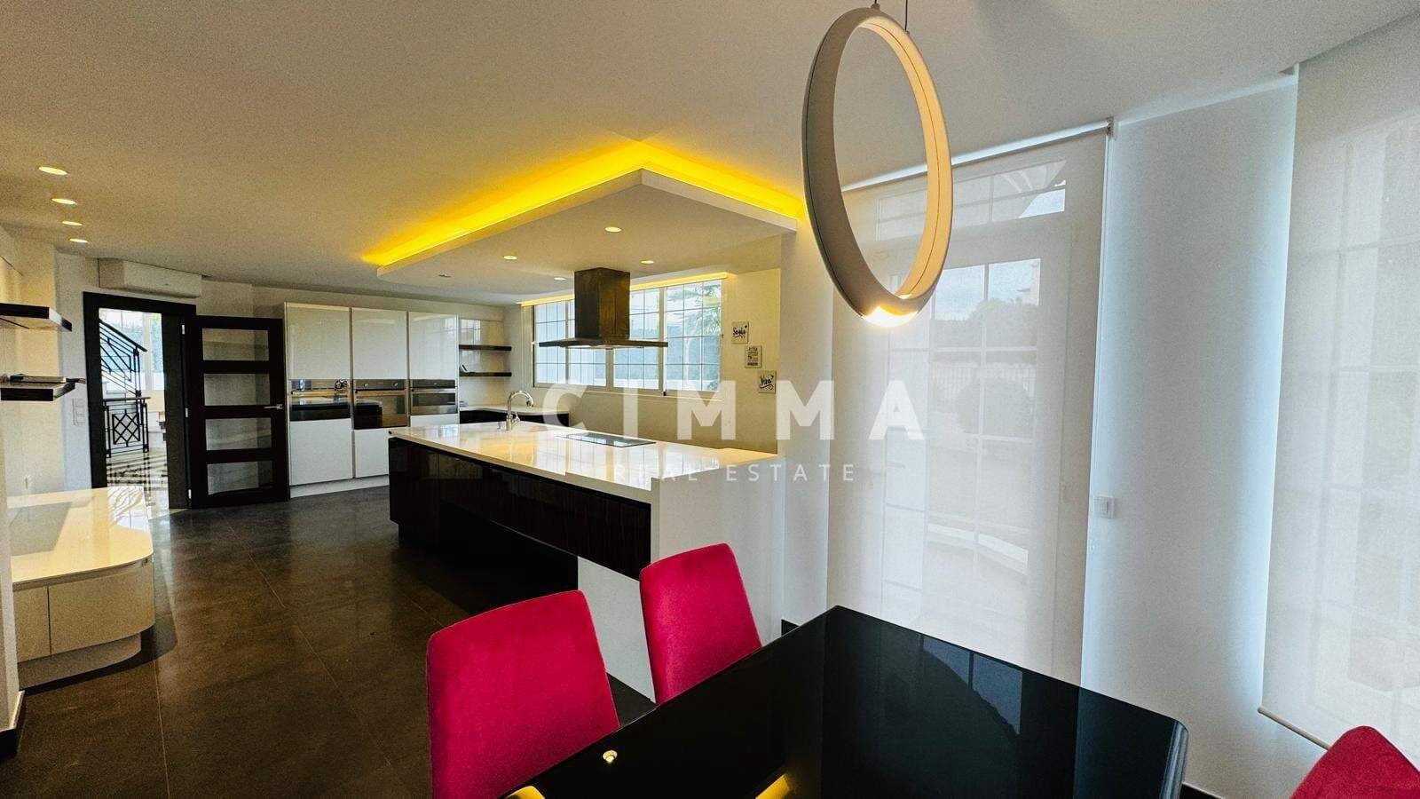 Chalet de 6 habitaciones en Alfaz del Pi / L'Alfàs del Pi en venta con piscina garaje - 1.600.000 € (Ref: 9353766)