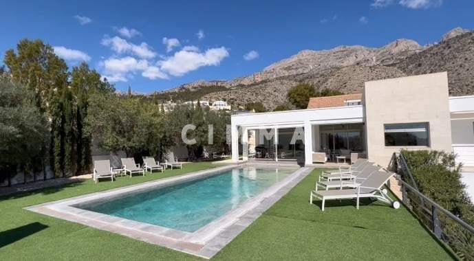 5 sypialnia Willa na sprzedaż w Altea la Vella z basenem garażem - 1 100 000 € (Ref: 9353767)