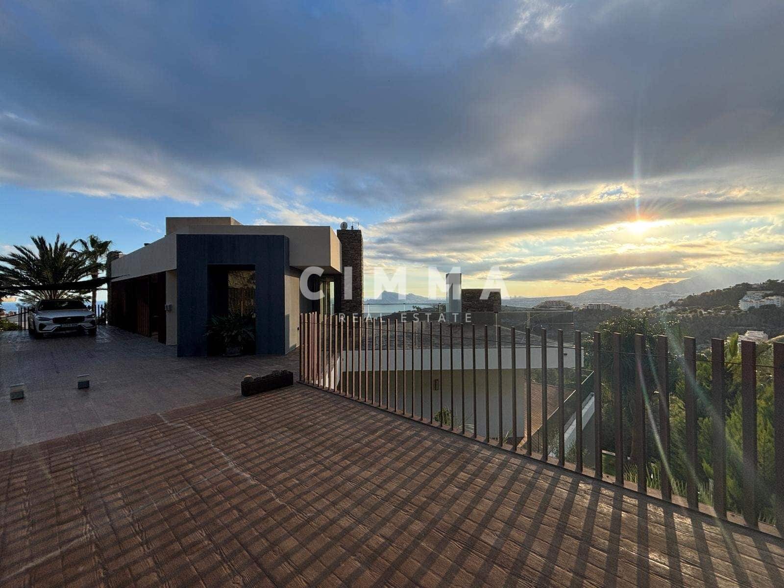 4 sypialnia Willa na sprzedaż w Altea z basenem garażem - 2 650 000 € (Ref: 9356011)