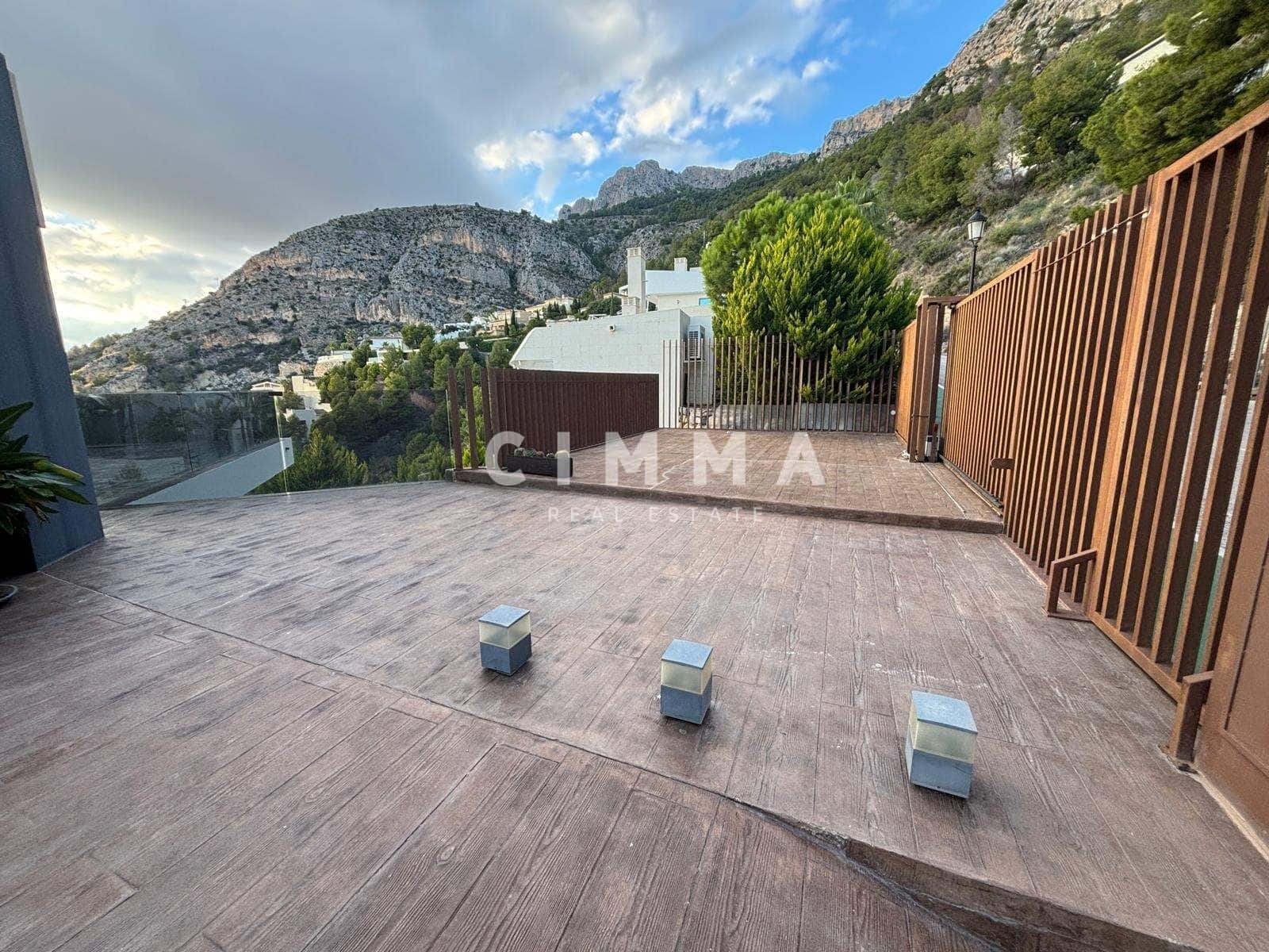 4 sypialnia Willa na sprzedaż w Altea z basenem garażem - 2 650 000 € (Ref: 9356011)