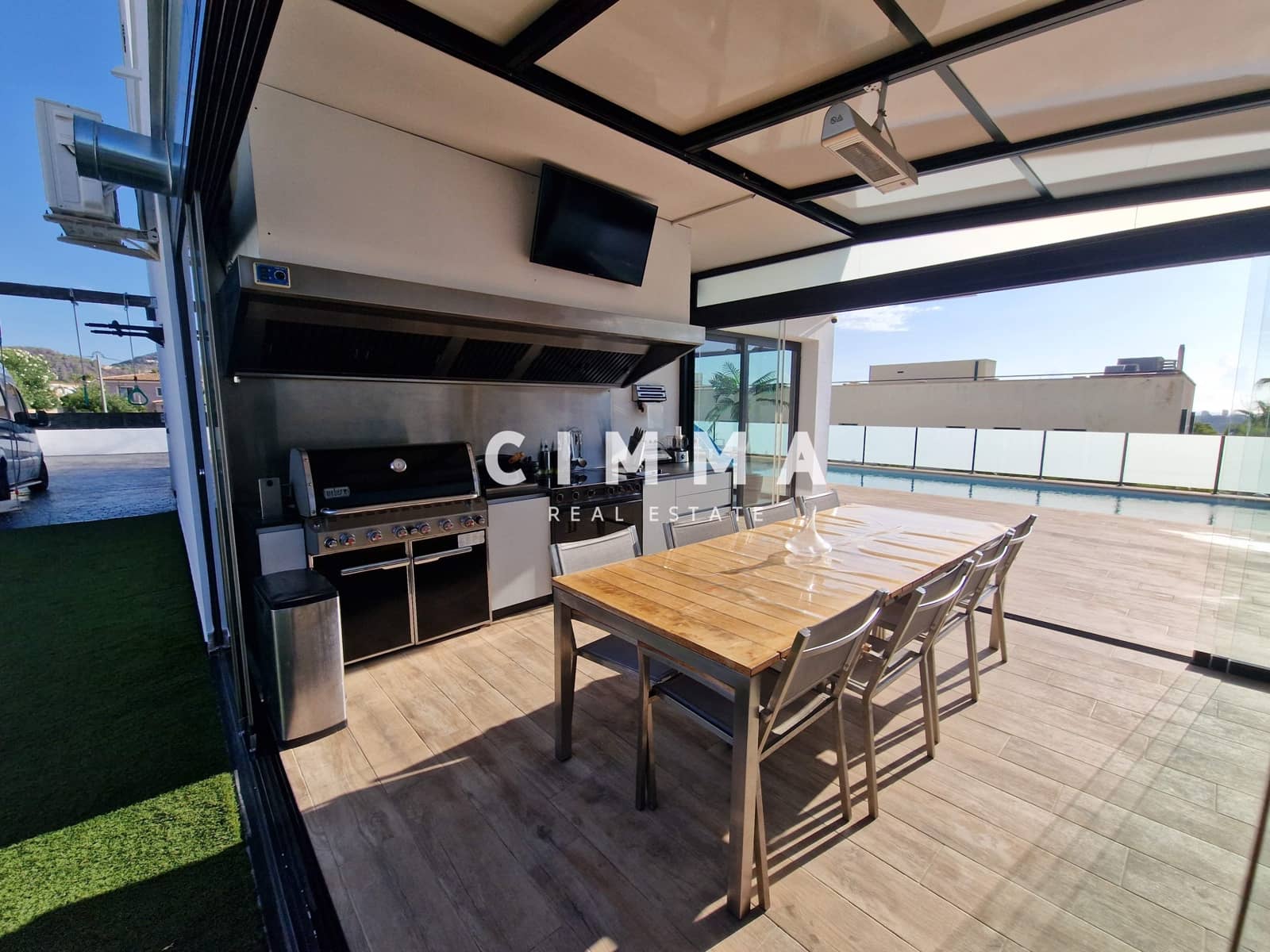 4 bedroom Villa for sale in Calpe / Calp with garage - € 1,300,000 (Ref: 9359430)