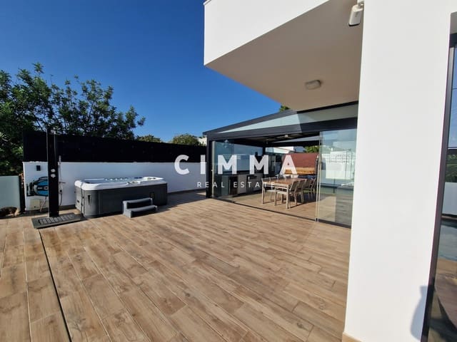 4 soverom Villa til salgs i Calpe / Calp med garasje - € 1 300 000 (Ref: 9359430)