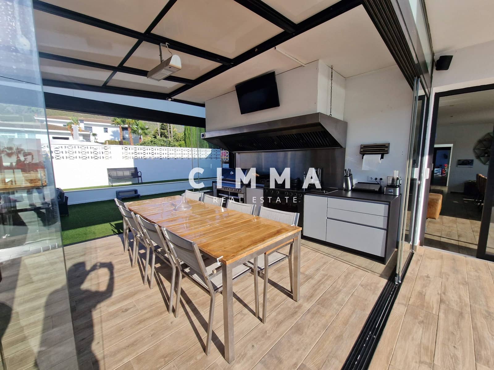 4 bedroom Villa for sale in Calpe / Calp with garage - € 1,300,000 (Ref: 9359430)