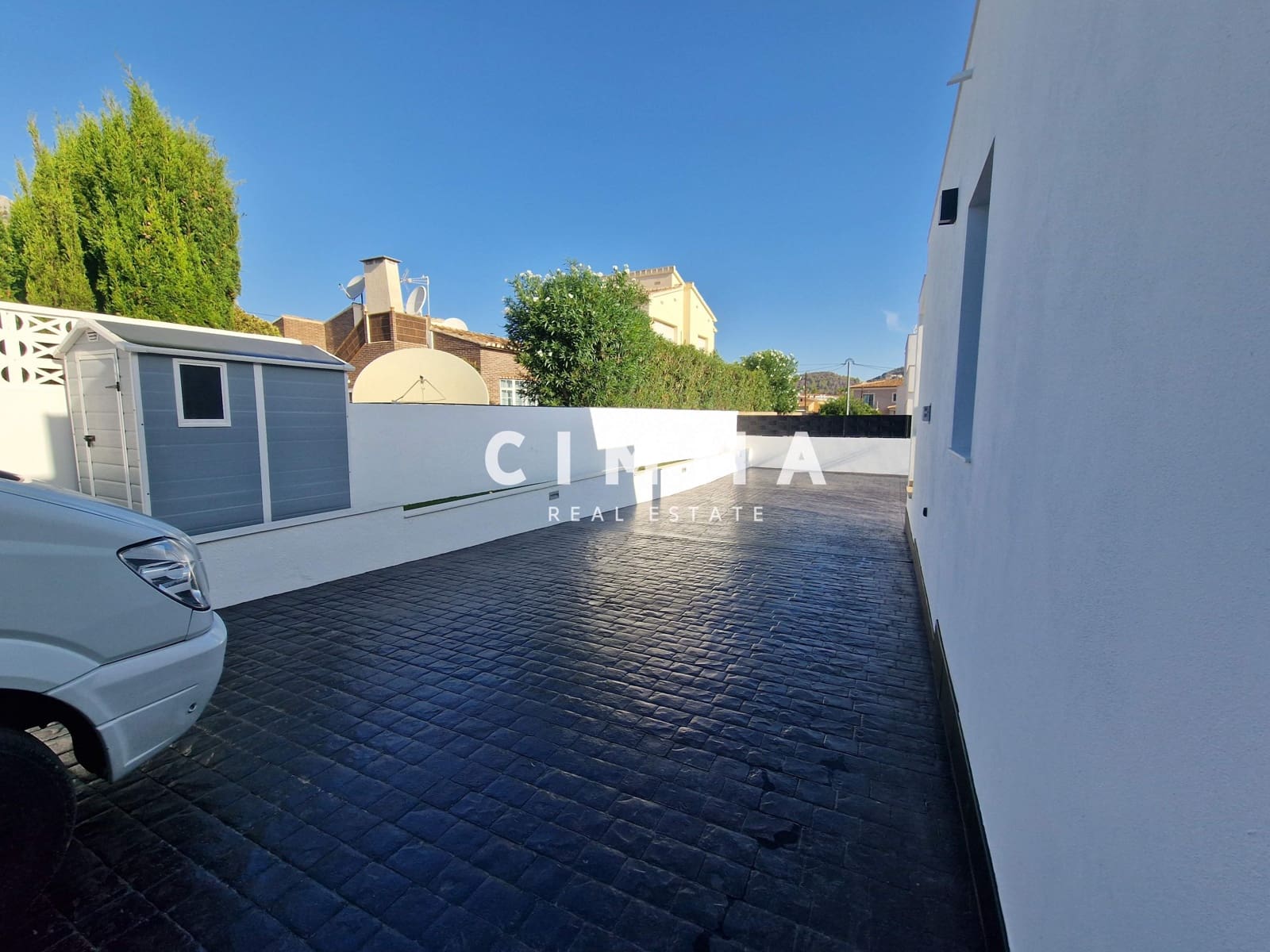 4 bedroom Villa for sale in Calpe / Calp with garage - € 1,300,000 (Ref: 9359430)