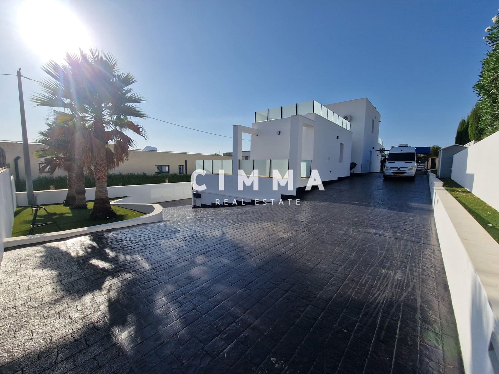 4 bedroom Villa for sale in Calpe / Calp with garage - € 1,300,000 (Ref: 9359430)