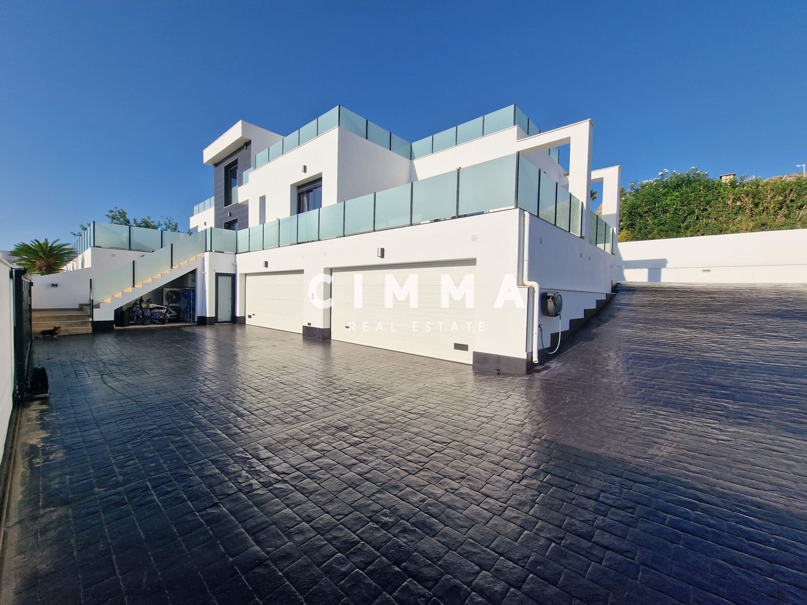 4 bedroom Villa for sale in Calpe / Calp with garage - € 1,300,000 (Ref: 9359430)