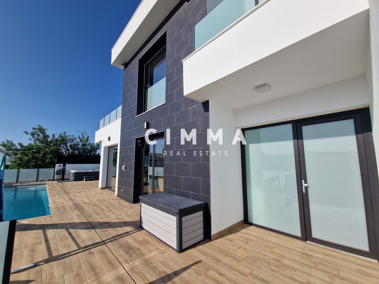 4 bedroom Villa for sale in Calpe / Calp with garage - € 1,300,000 (Ref: 9359430)