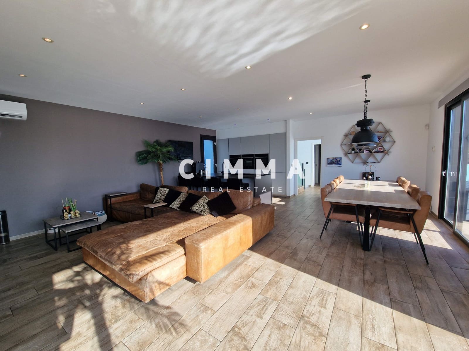 4 bedroom Villa for sale in Calpe / Calp with garage - € 1,300,000 (Ref: 9359430)