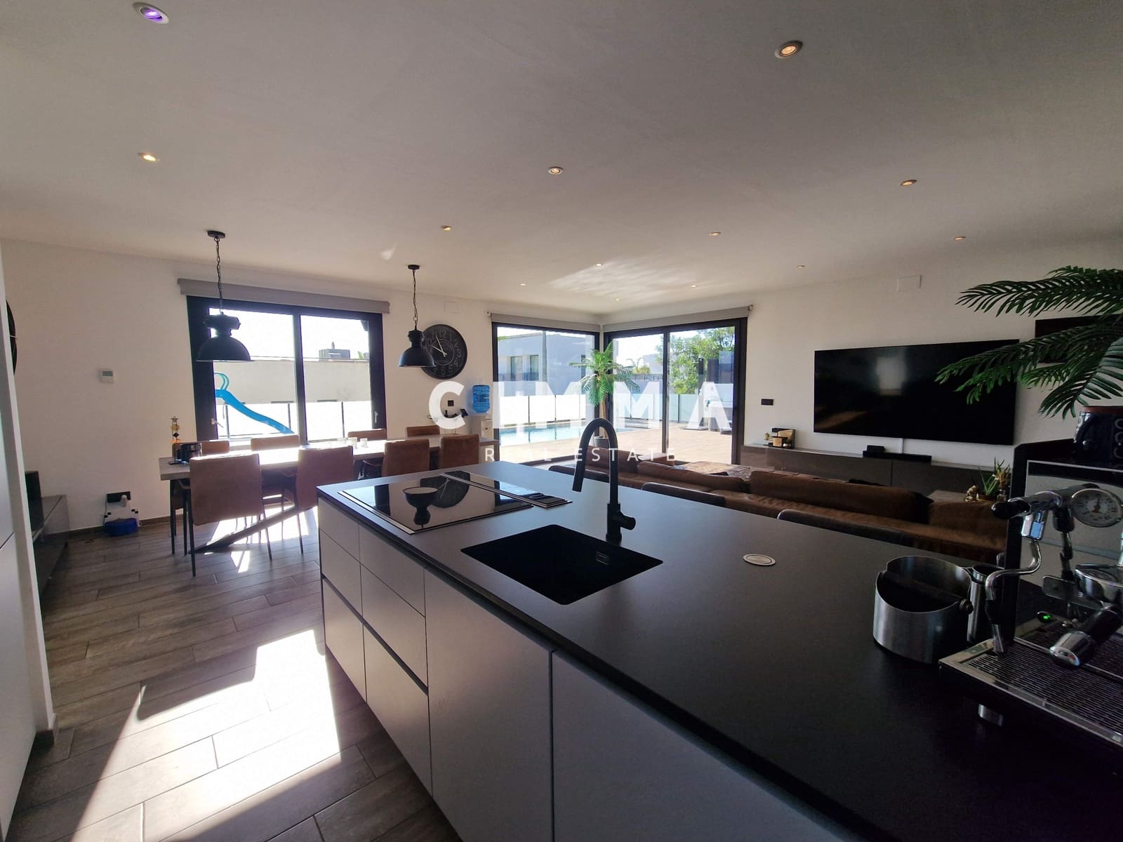 4 bedroom Villa for sale in Calpe / Calp with garage - € 1,300,000 (Ref: 9359430)