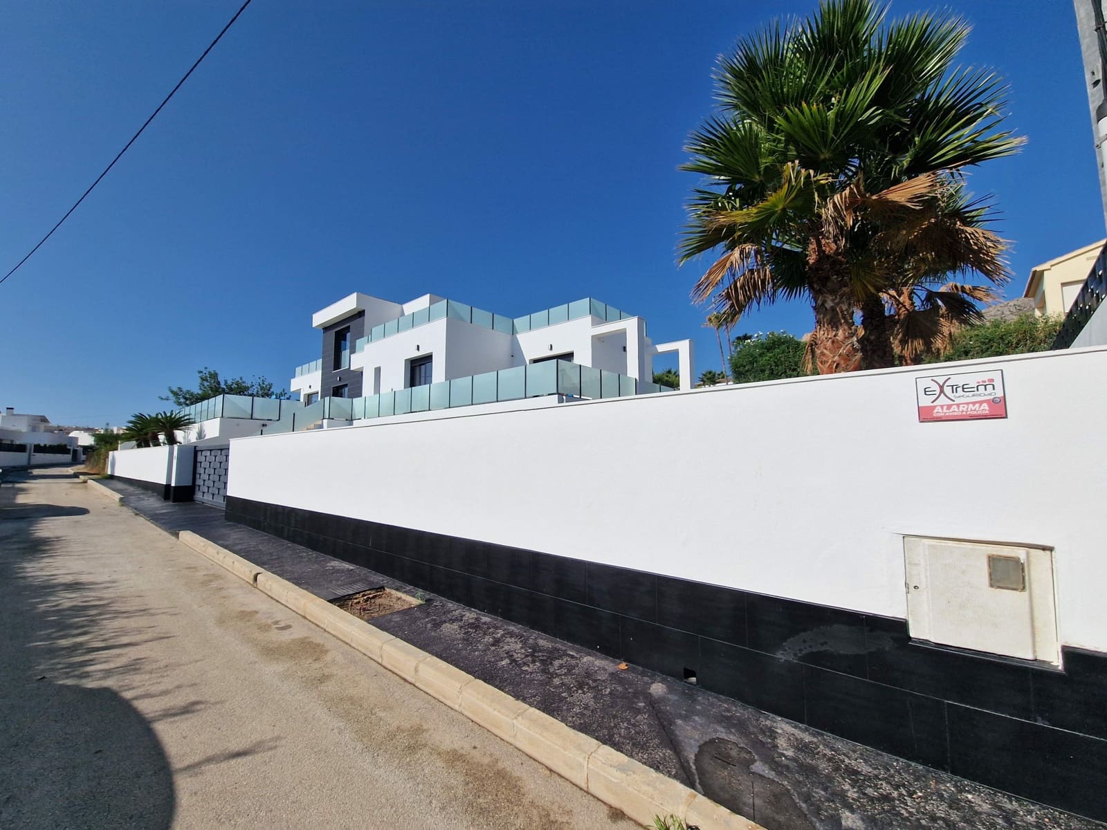 4 bedroom Villa for sale in Calpe / Calp with garage - € 1,300,000 (Ref: 9359430)