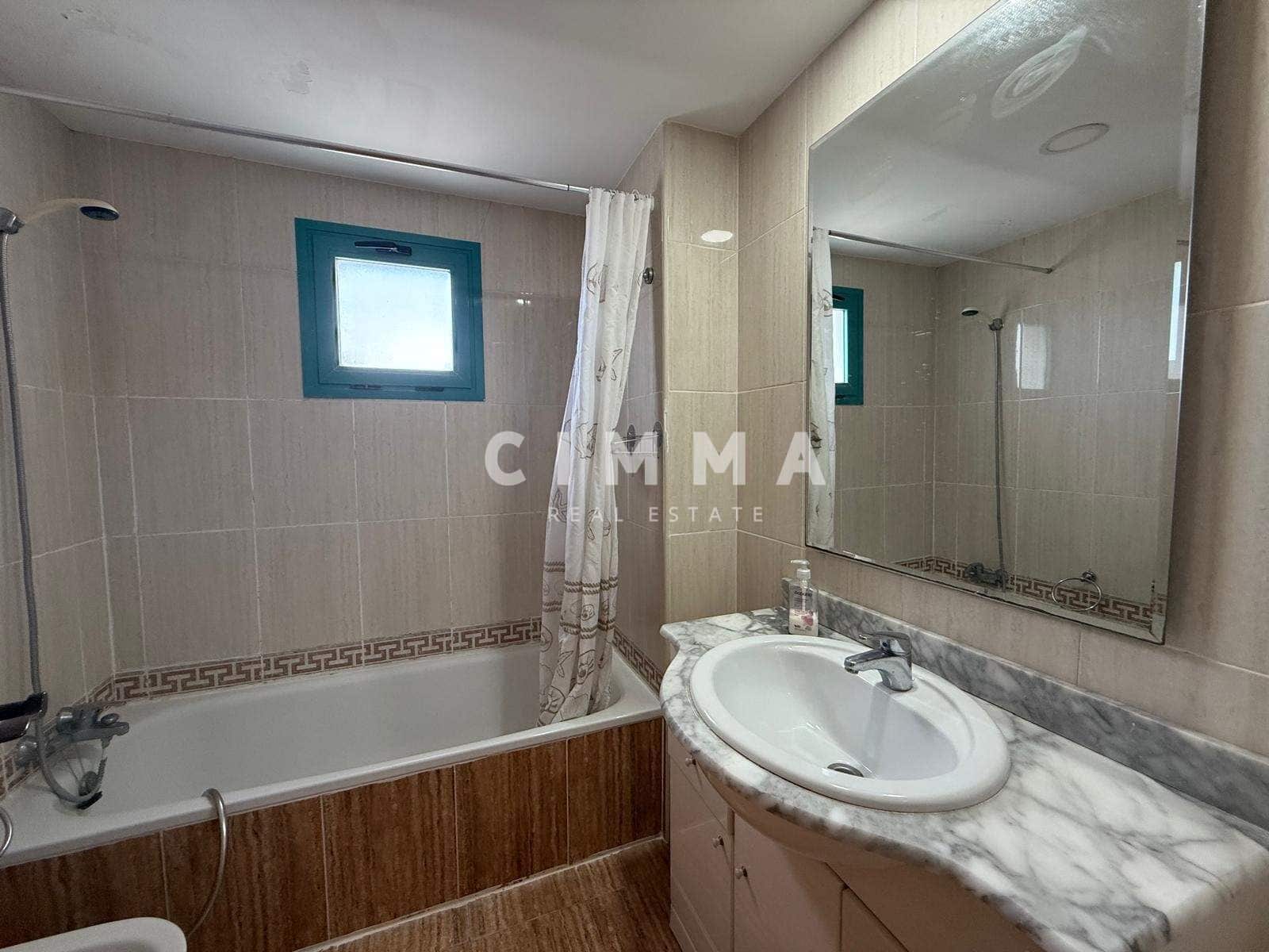 2 bedroom Apartment for sale in La Villajoyosa / Vila Joiosa with garage - € 242,500 (Ref: 9362514)