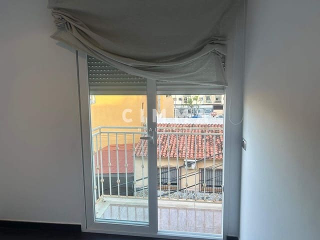 Piso de 3 habitaciones en La Nucia en venta con garaje - 230.000 € (Ref: 9388126)