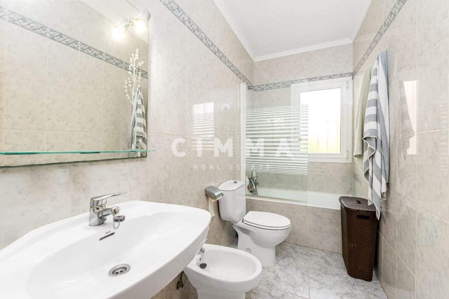 5 bedroom Villa for sale in La Nucia with garage - € 650,000 (Ref: 9396218)