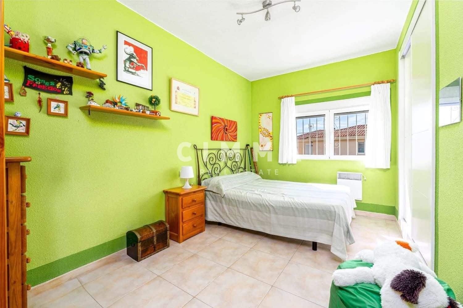 5 bedroom Villa for sale in La Nucia with garage - € 650,000 (Ref: 9396218)