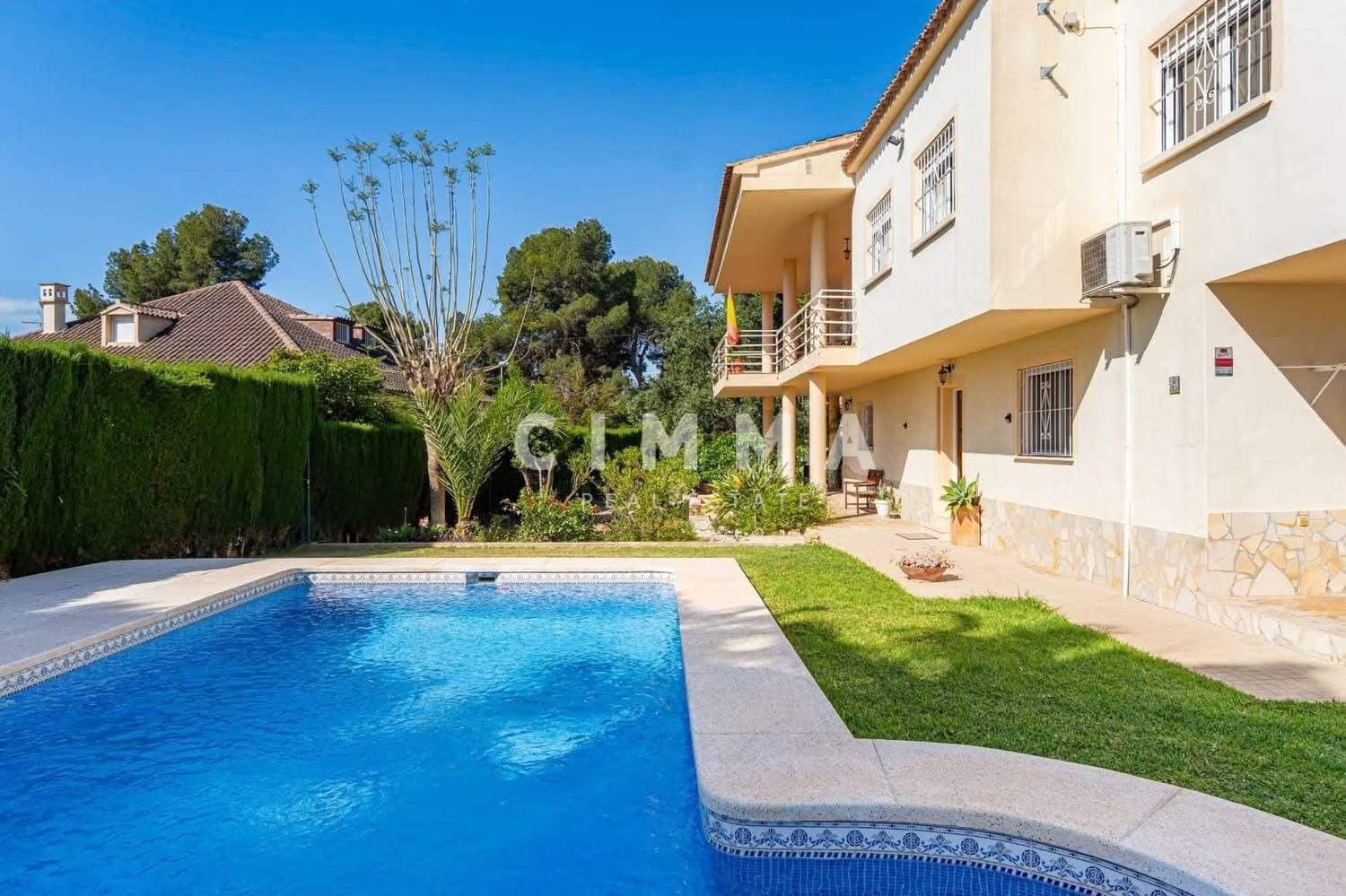 5 bedroom Villa for sale in La Nucia with garage - € 650,000 (Ref: 9396218)