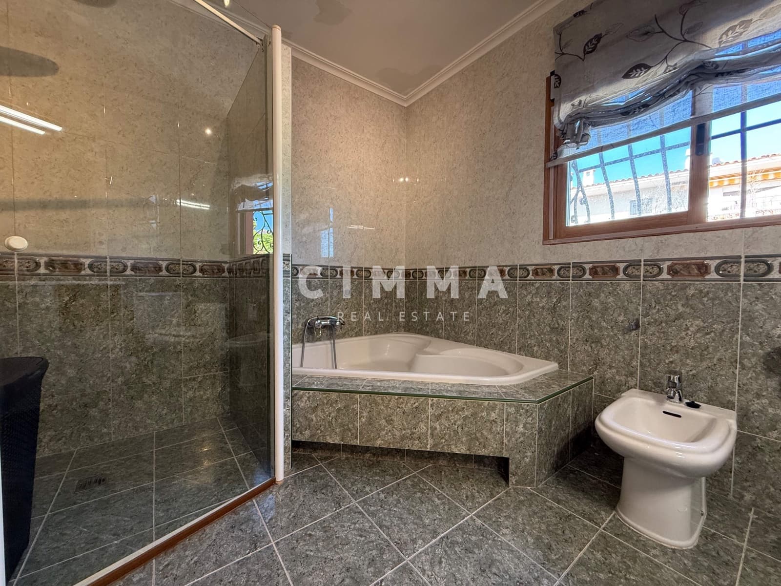 5 camera da letto Villa da affittare in La Nucia con garage - 2.500 € (Rif: 9401602)