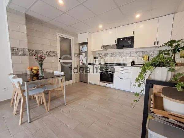 Chalet de 5 habitaciones en La Nucia en venta con garaje - 440.000 € (Ref: 9409278)