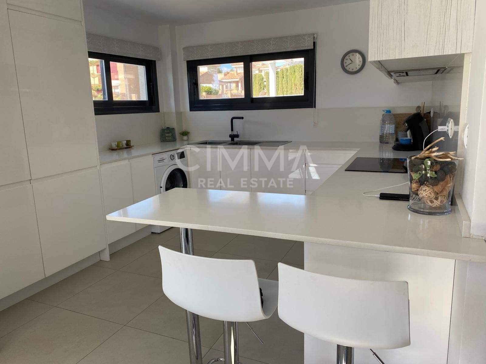 3 bedroom Villa for sale in La Nucia - € 585,000 (Ref: 9411188)