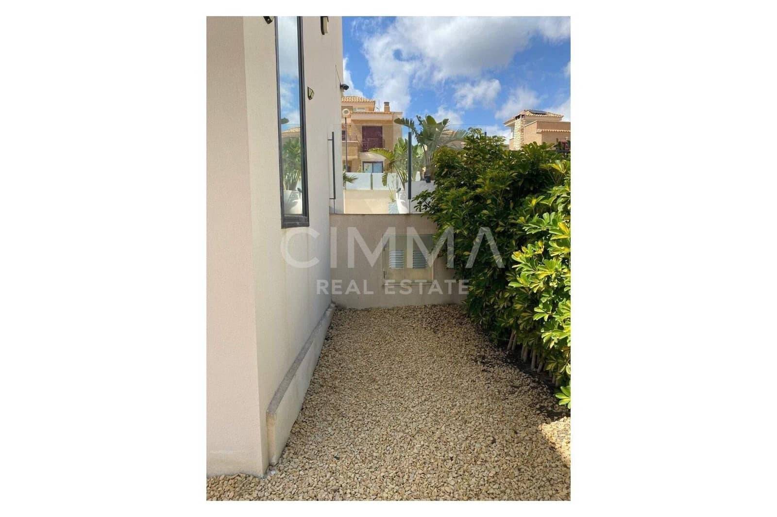 3 bedroom Villa for sale in La Nucia - € 585,000 (Ref: 9411188)