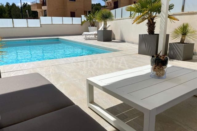 Chalet de 3 habitaciones en La Nucia en venta - 585.000 € (Ref: 9411188)