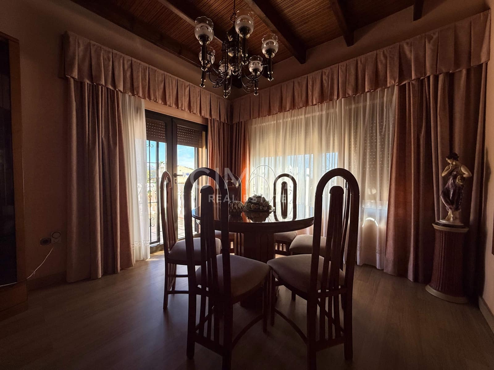 5 bedroom Villa for sale in La Nucia with pool garage - € 625,000 (Ref: 9414284)