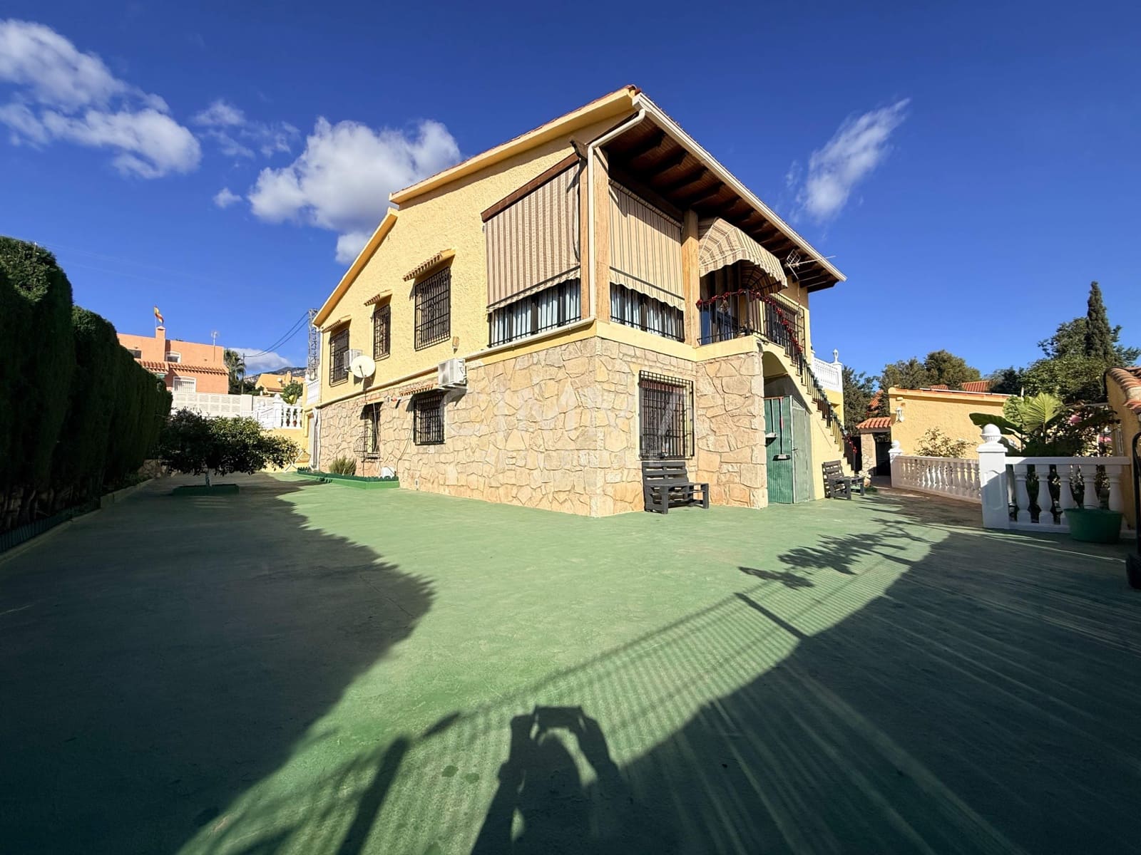 5 bedroom Villa for sale in La Nucia with pool garage - € 595,000 (Ref: 9414284)