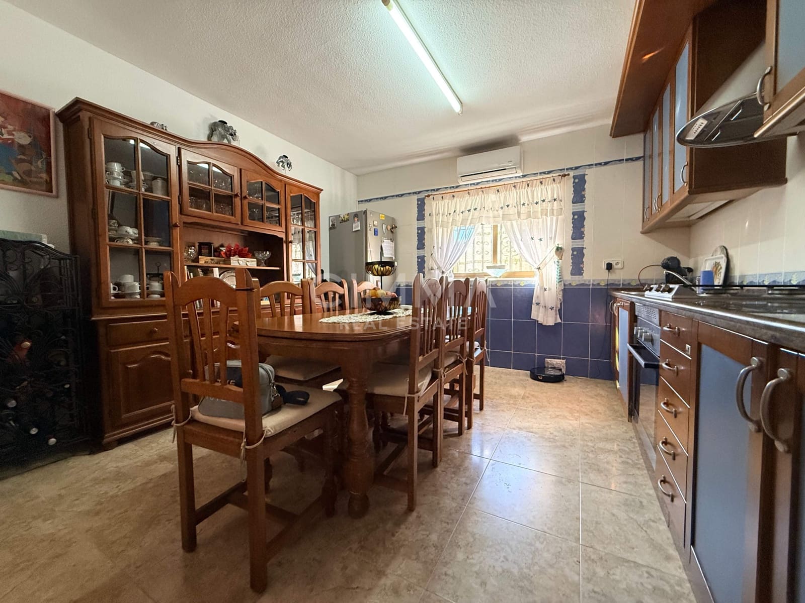 5 bedroom Villa for sale in La Nucia with pool garage - € 595,000 (Ref: 9414284)
