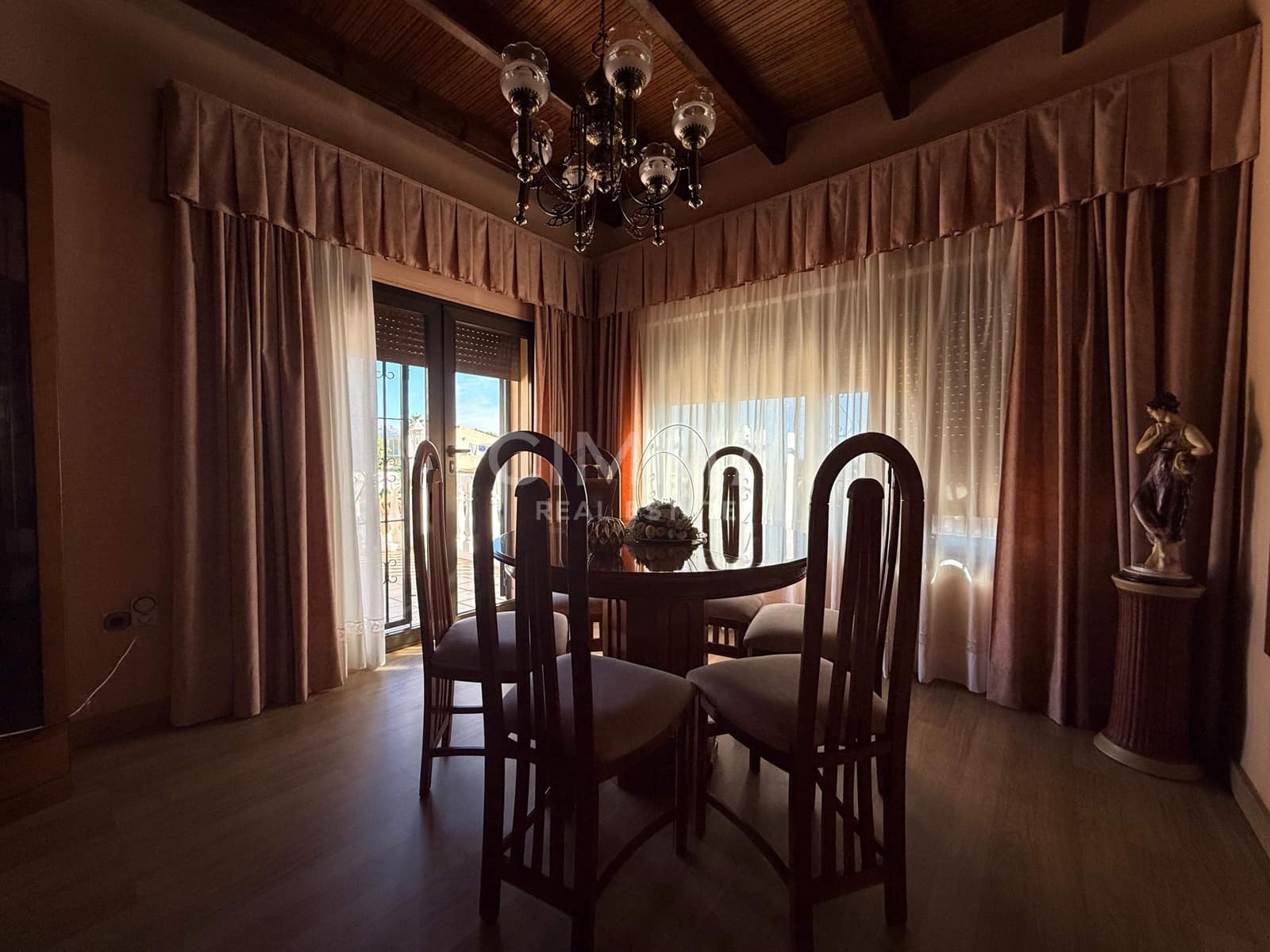 5 bedroom Villa for sale in La Nucia with pool garage - € 595,000 (Ref: 9414284)