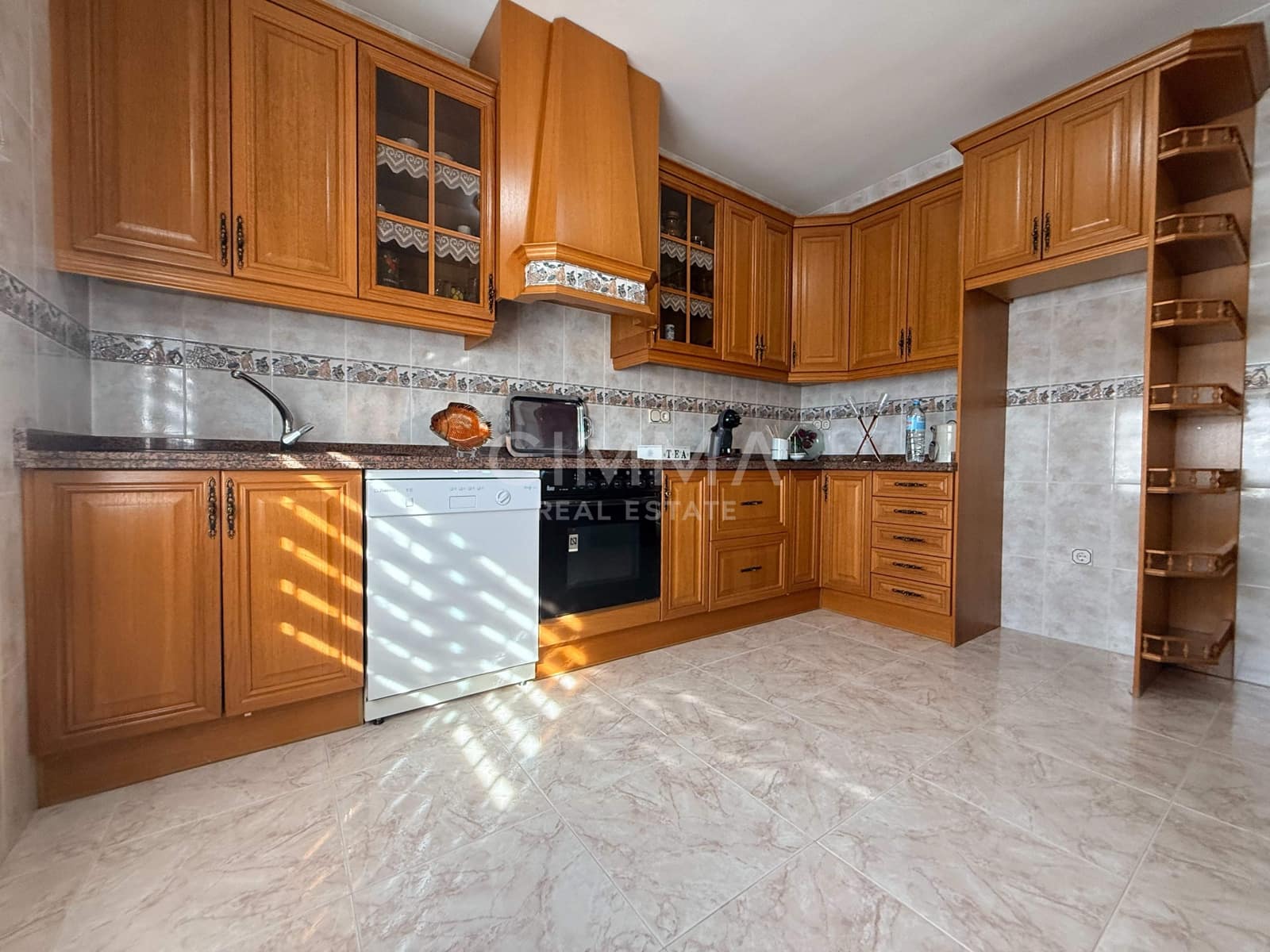5 bedroom Villa for sale in La Nucia with pool garage - € 595,000 (Ref: 9414284)
