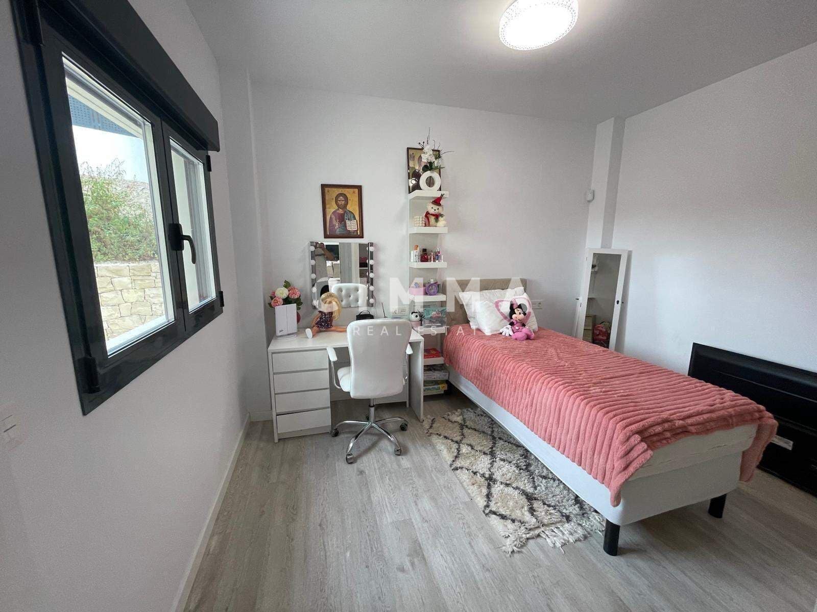 3 sovrum Villa att hyra i Alfaz del Pi / L'Alfas del Pi med garage - 2 950 € (Ref: 9414285)