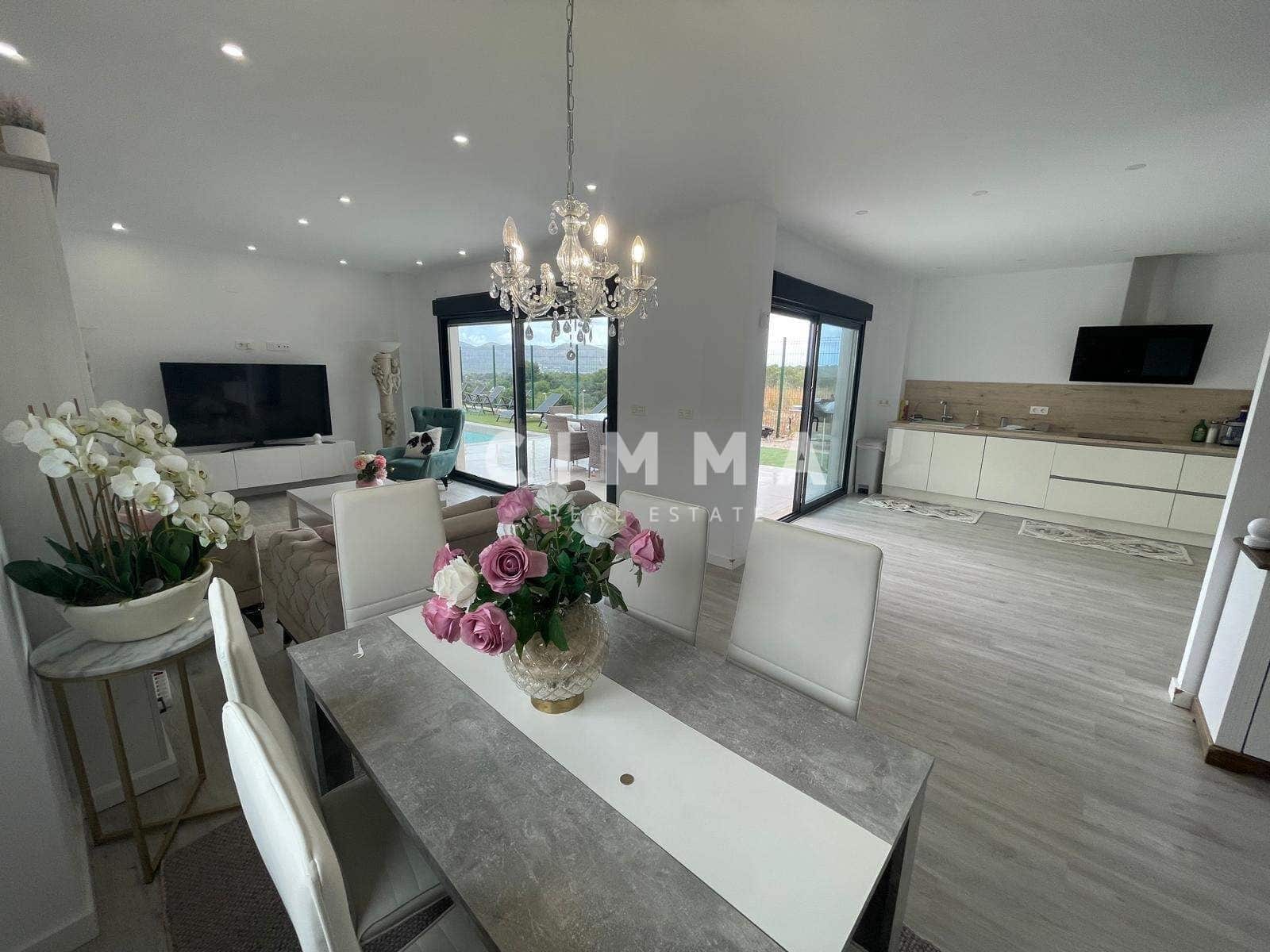 3 sovrum Villa att hyra i Alfaz del Pi / L'Alfas del Pi med garage - 2 950 € (Ref: 9414285)