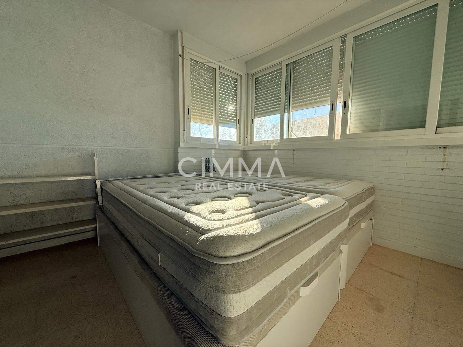 2 makuuhuone Huoneisto myytävänä paikassa Benidorm mukana uima-altaan 
autotalli - 250 000 € (Ref: 9416039)