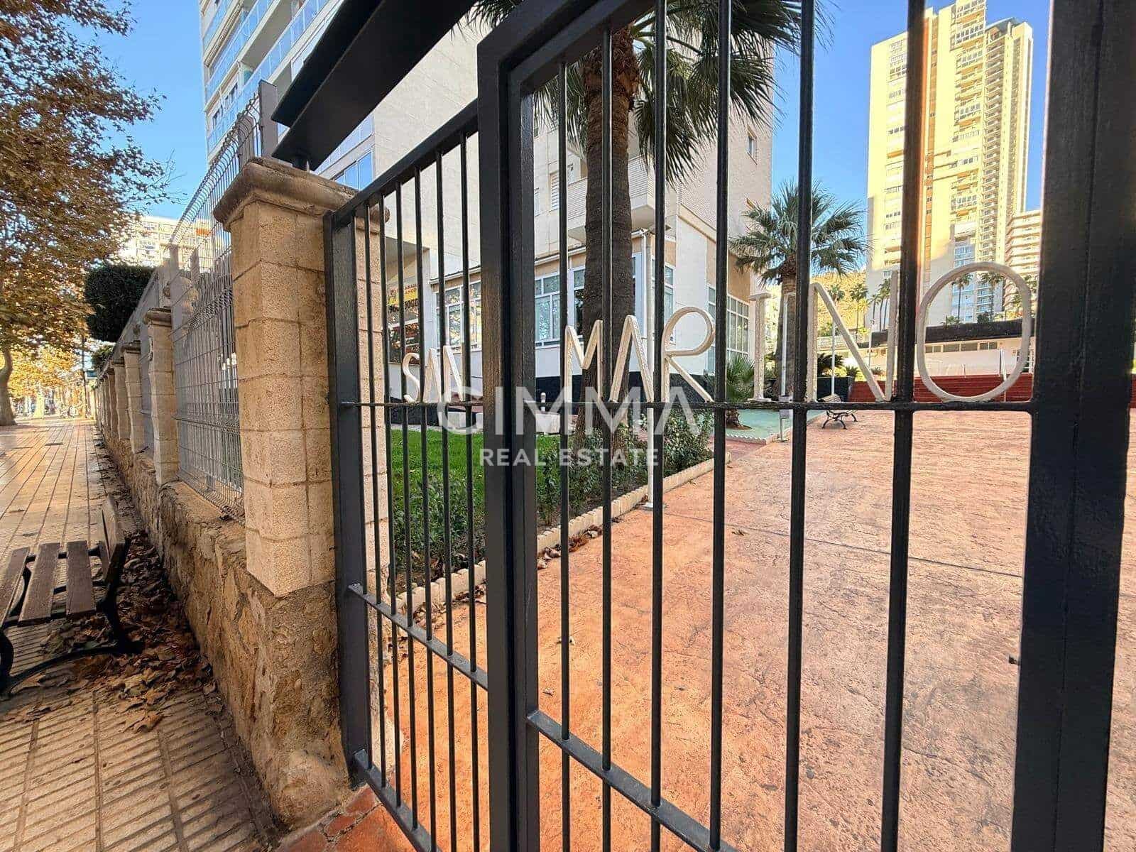 2 makuuhuone Huoneisto myytävänä paikassa Benidorm mukana uima-altaan 
autotalli - 250 000 € (Ref: 9416039)
