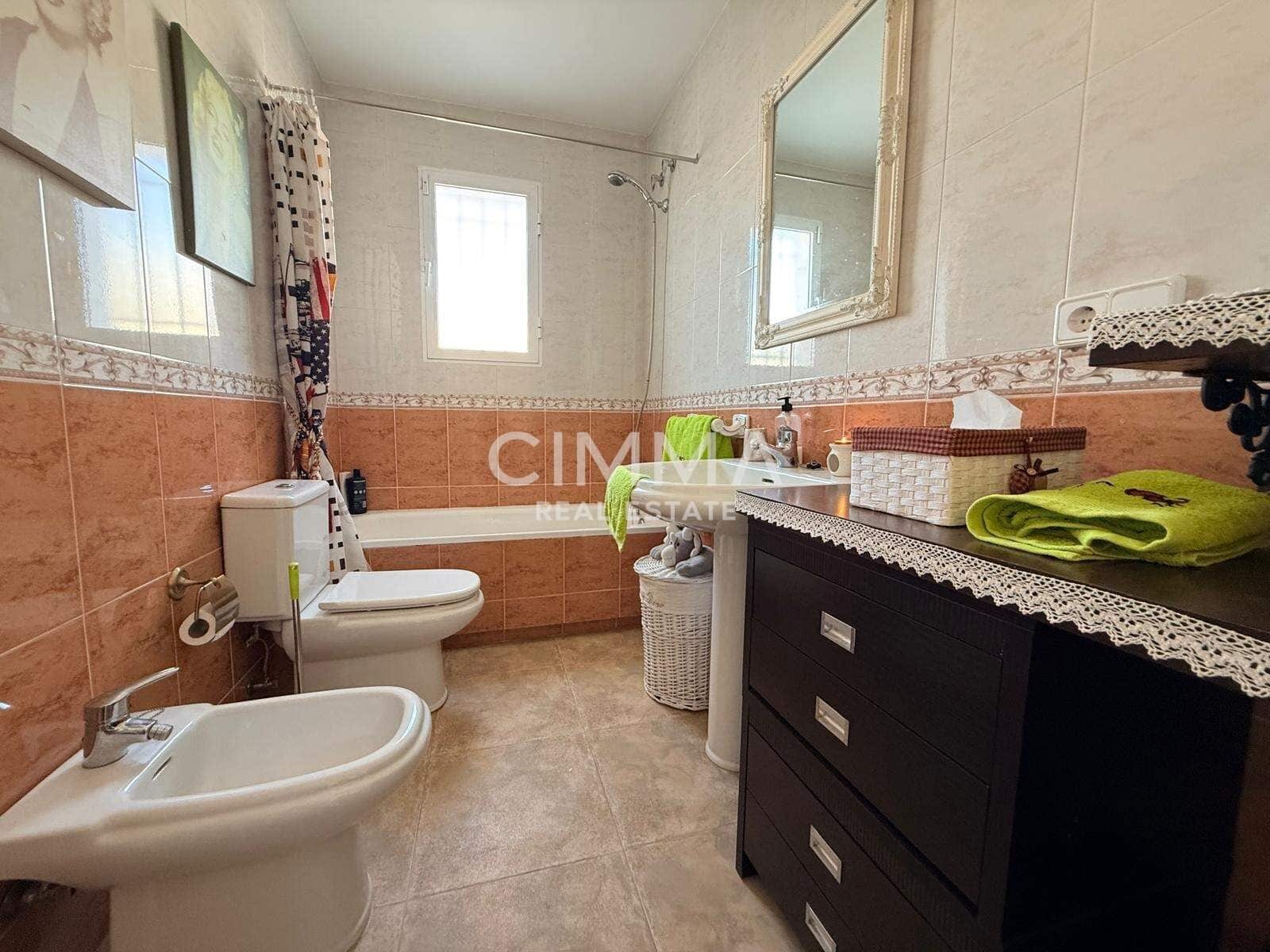 4 bedroom Villa for sale in La Nucia with garage - € 495,000 (Ref: 9423969)