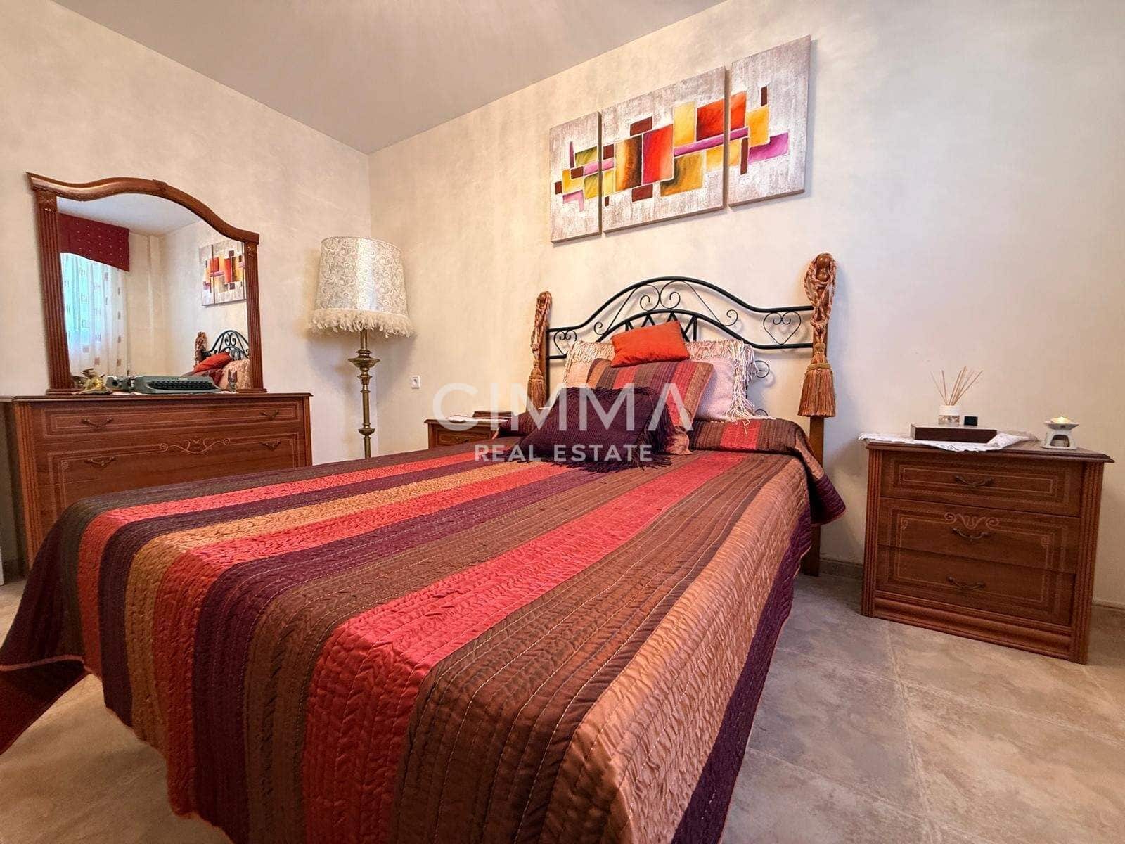 4 bedroom Villa for sale in La Nucia with garage - € 495,000 (Ref: 9423969)