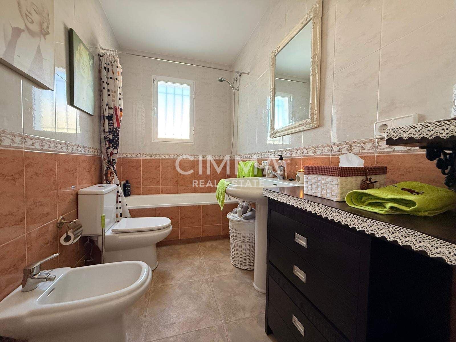 4 bedroom Villa for sale in La Nucia with garage - € 495,000 (Ref: 9423969)