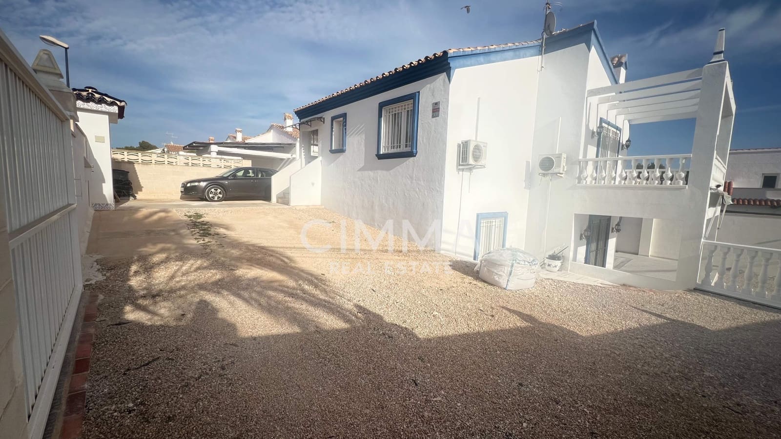 4 bedroom Villa for sale in La Nucia with garage - € 495,000 (Ref: 9423969)