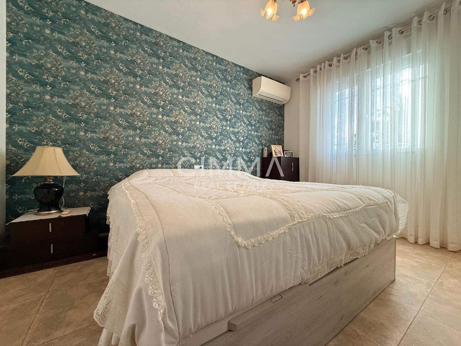4 bedroom Villa for sale in La Nucia with garage - € 495,000 (Ref: 9423969)