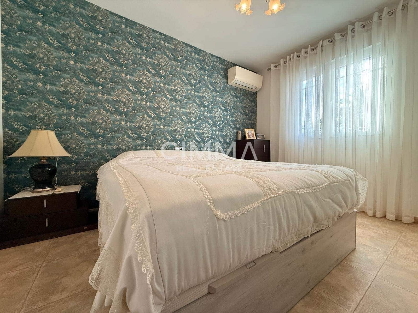 4 bedroom Villa for sale in La Nucia with garage - € 495,000 (Ref: 9423969)