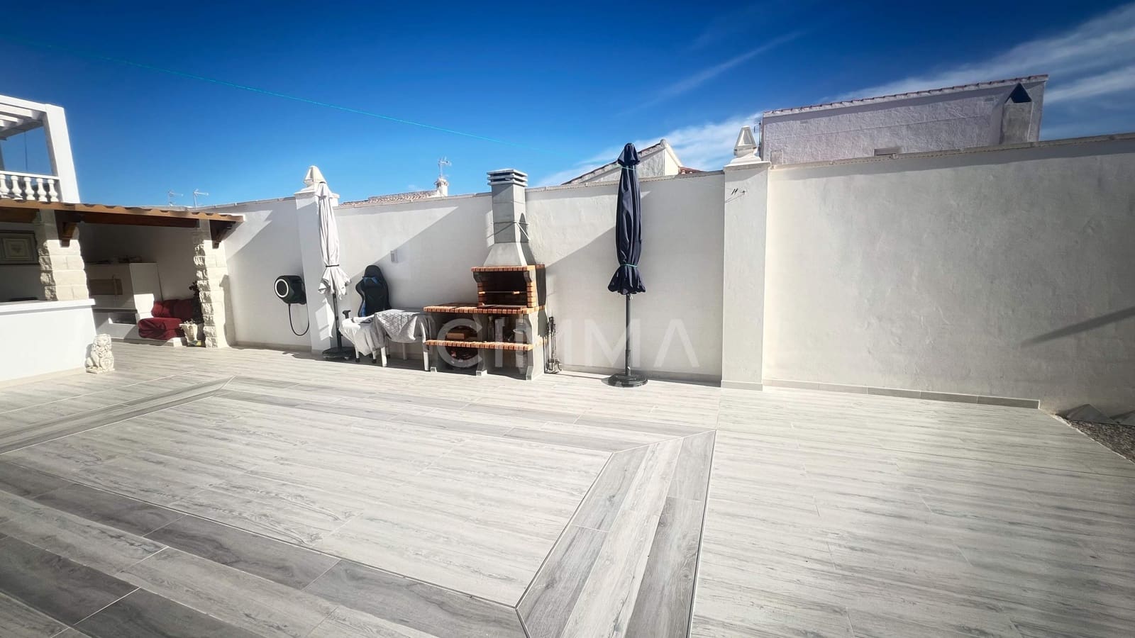 4 bedroom Villa for sale in La Nucia with garage - € 495,000 (Ref: 9423969)