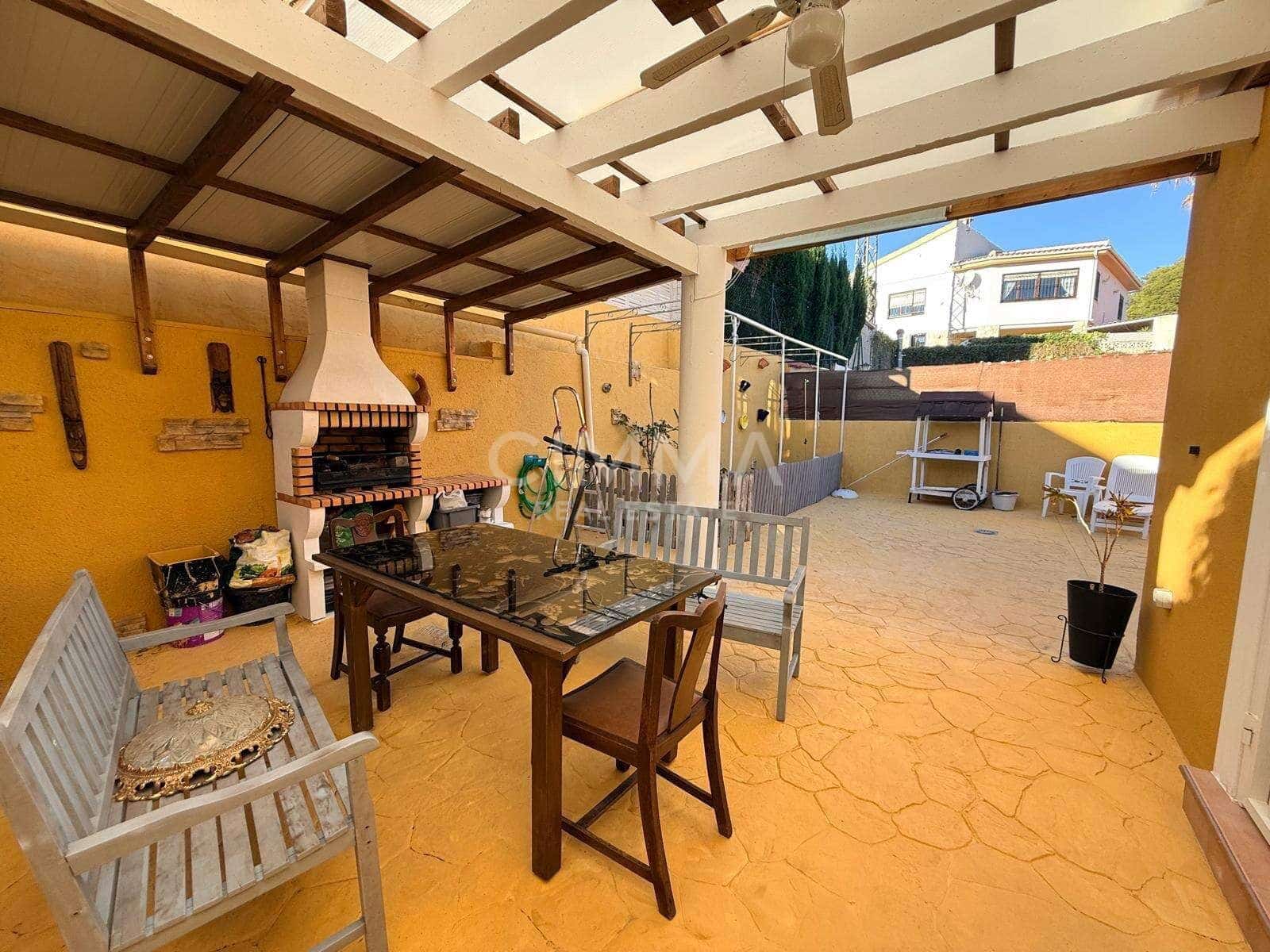 3 Zimmer Reihenhaus zu verkaufen in La Nucia mit Garage - 315.000 € (Ref: 9427425)