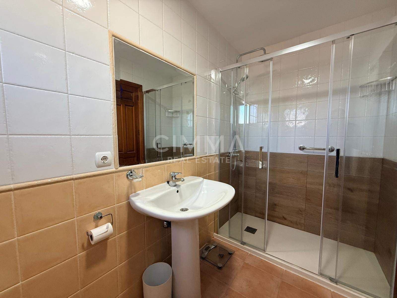 3 Zimmer Reihenhaus zu verkaufen in La Nucia mit Garage - 315.000 € (Ref: 9427425)