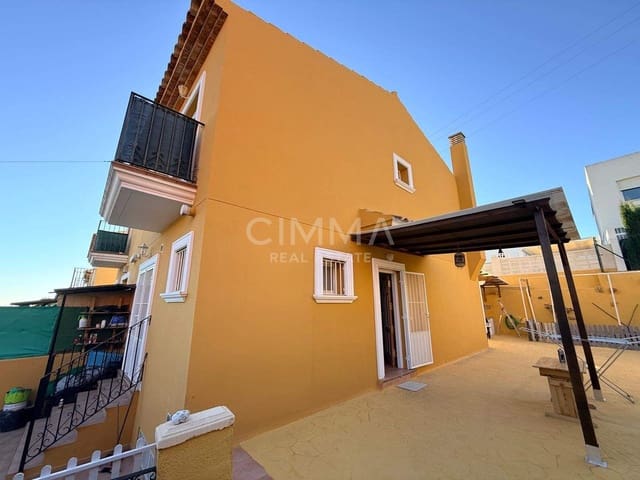 3 quarto Moradia em Banda para venda em La Nucia com garagem - 315 000 € (Ref: 9427425)