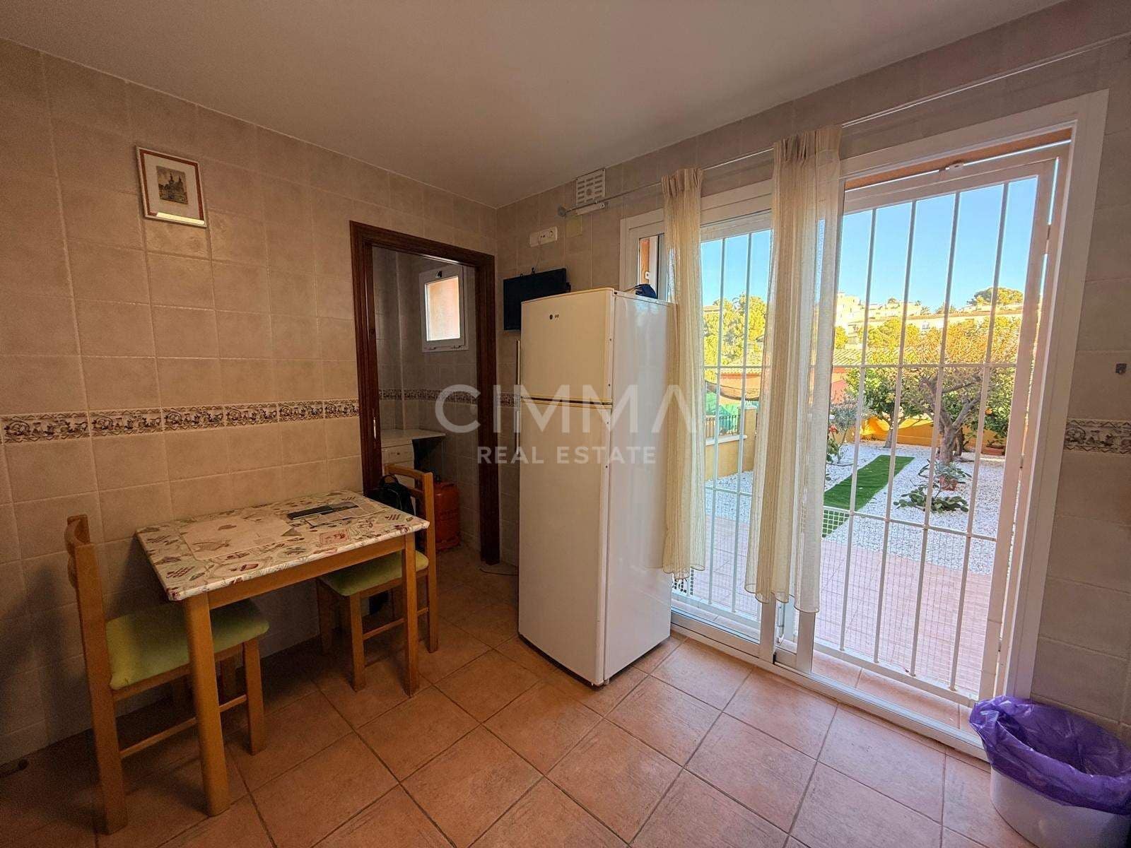 3 Zimmer Reihenhaus zu verkaufen in La Nucia mit Garage - 315.000 € (Ref: 9427425)