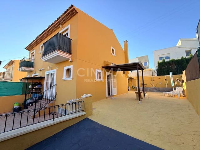 3 quarto Moradia em Banda para venda em La Nucia com garagem - 315 000 € (Ref: 9427425)