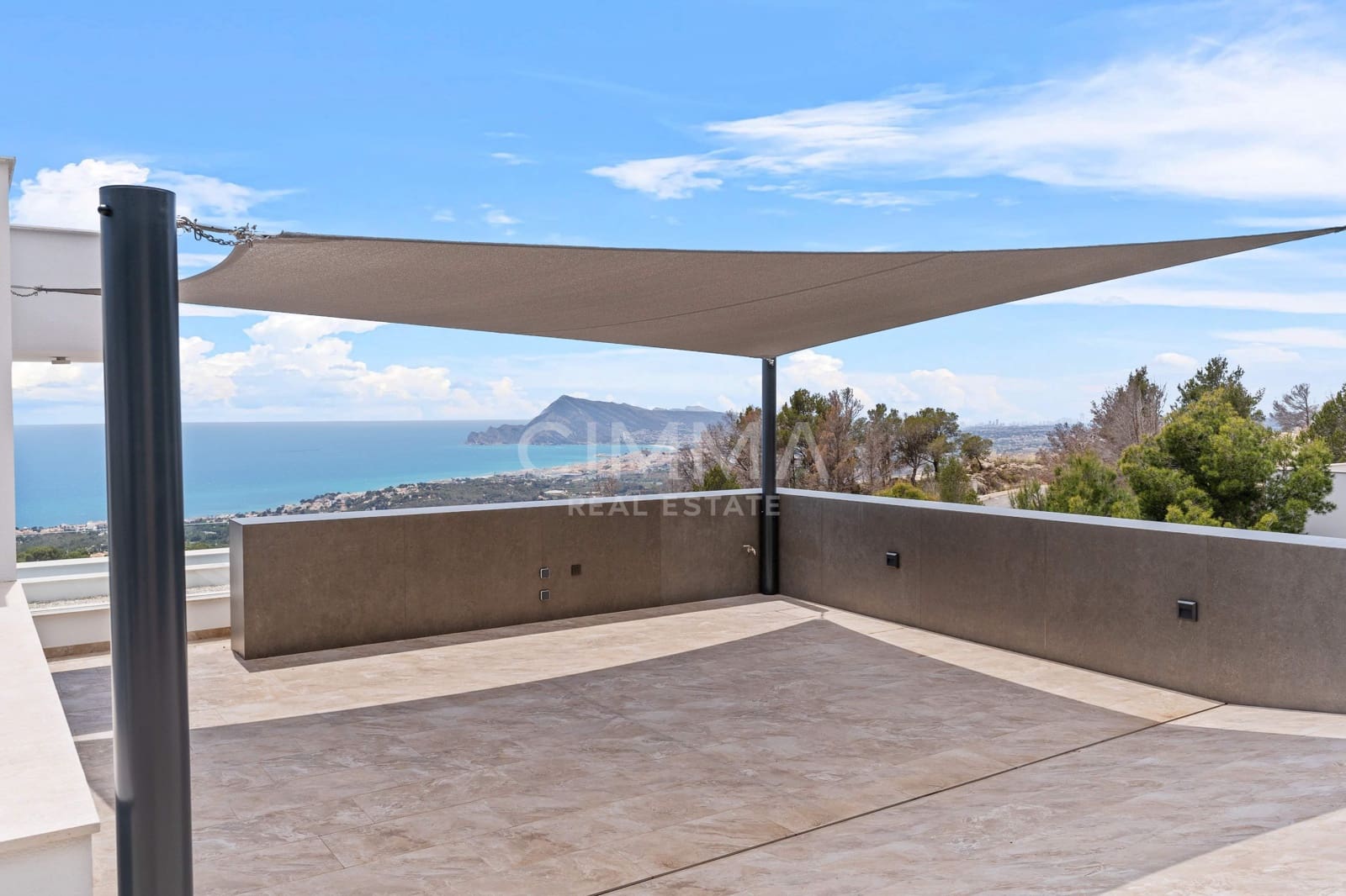 4 bedroom Villa for sale in Altea with pool - € 2,135,000 (Ref: 9431012)
