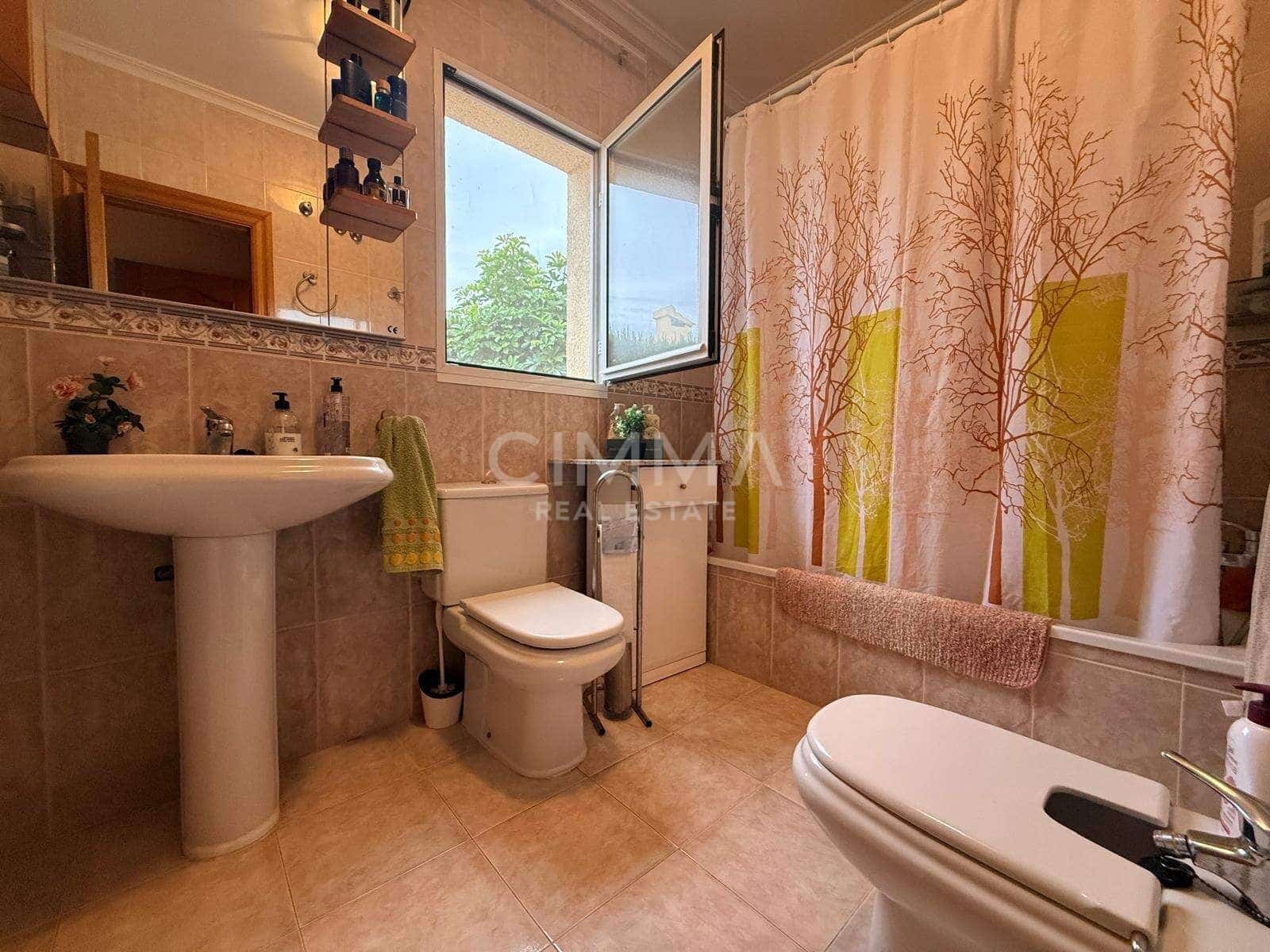 Chalet de 3 habitaciones en La Nucia en venta con piscina garaje - 560.000 € (Ref: 9440222)